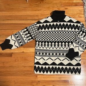 Urban outfitters turtle neck Small